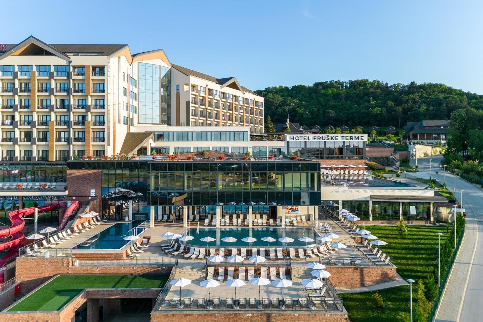 Movenpick Resort And Spa Fruske Terme Vrdnik Exterior foto