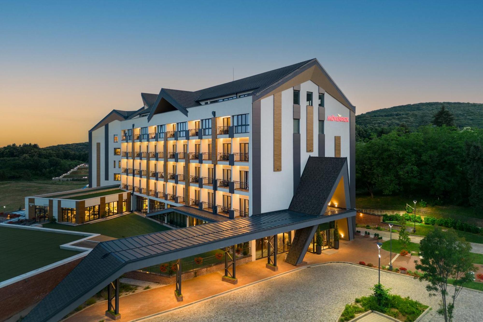 Movenpick Resort And Spa Fruske Terme Vrdnik Exterior foto